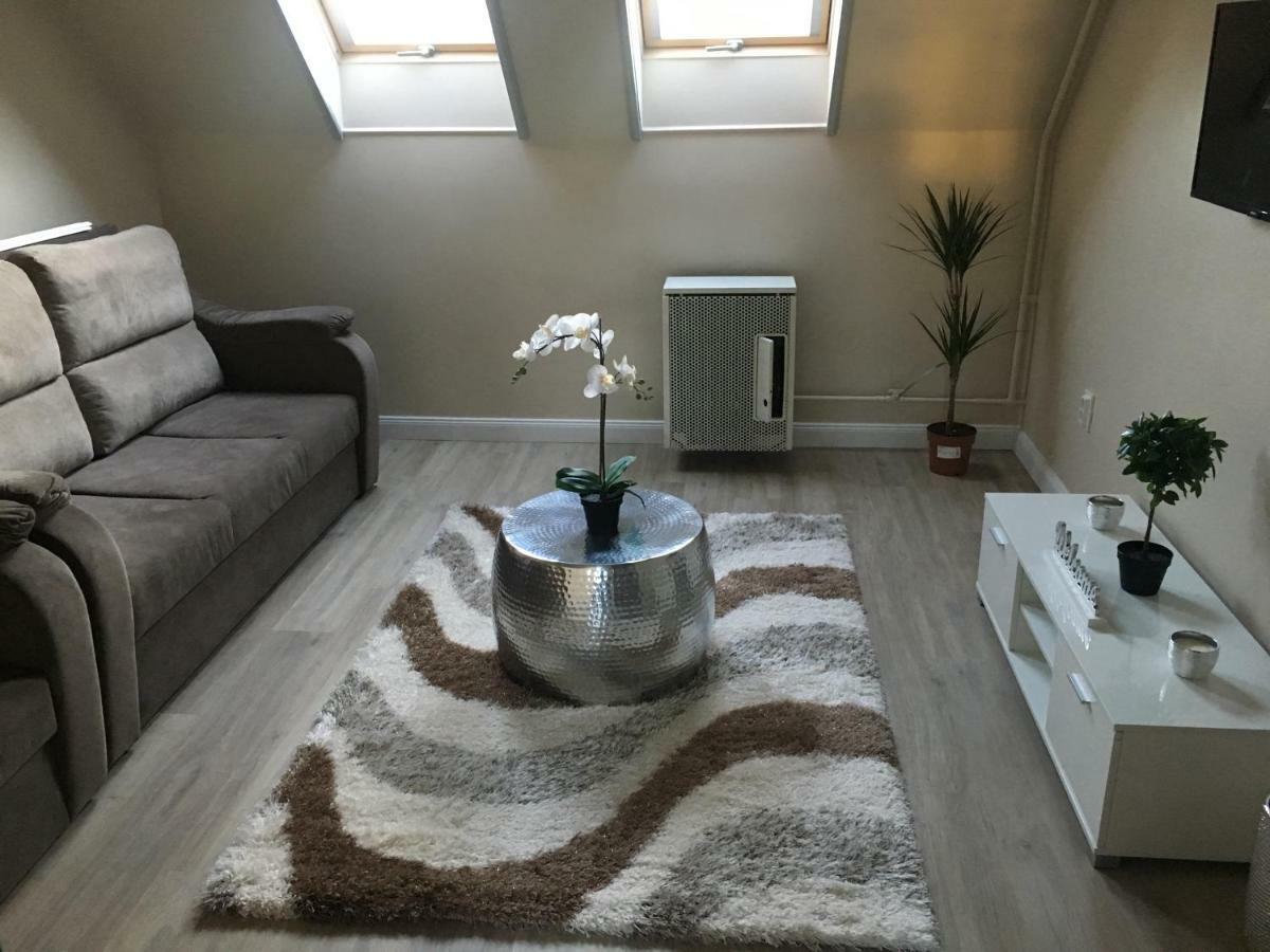 Glamour Apartman Lägenhet Eger Exteriör bild