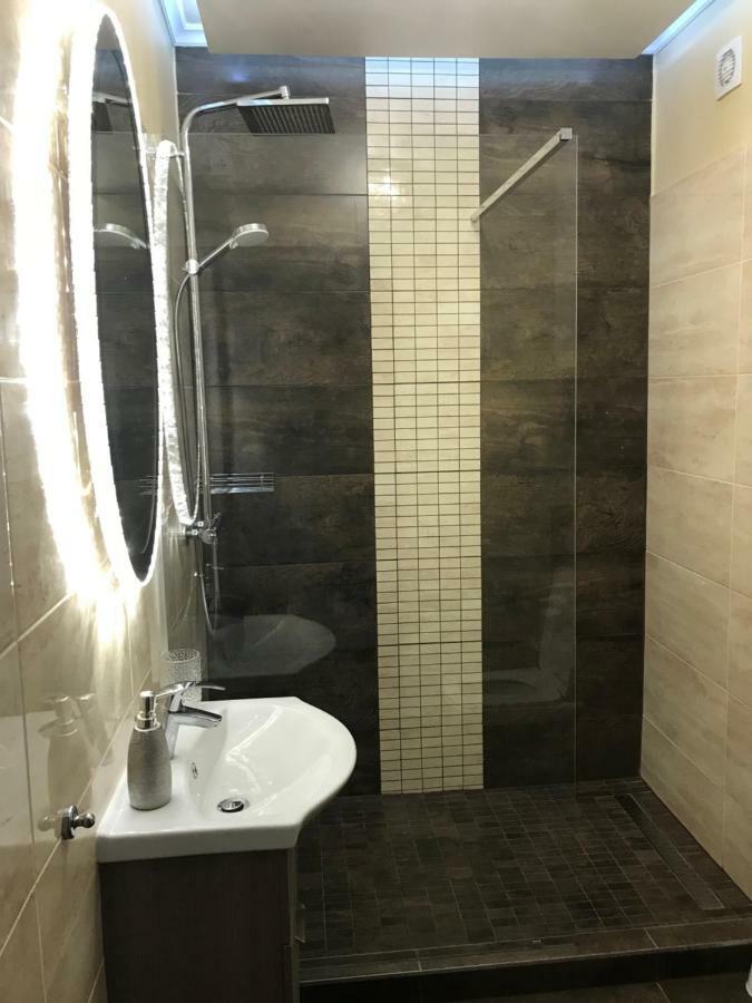 Glamour Apartman Lägenhet Eger Exteriör bild