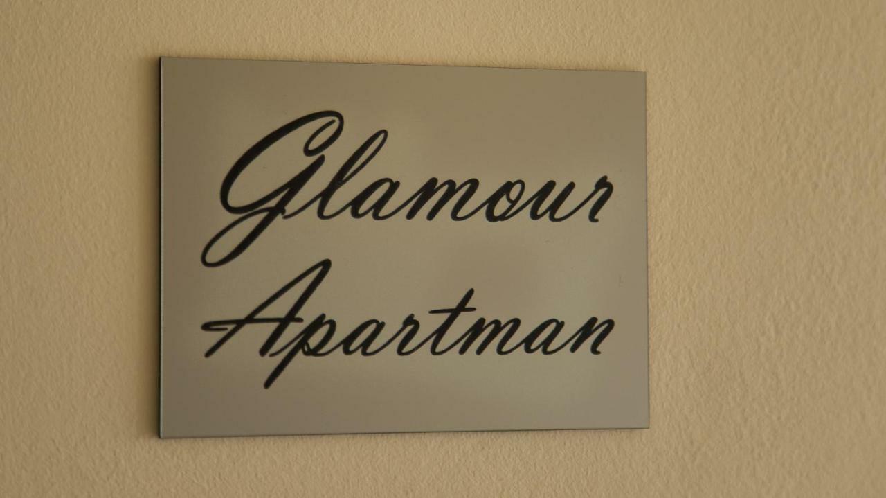 Glamour Apartman Lägenhet Eger Exteriör bild